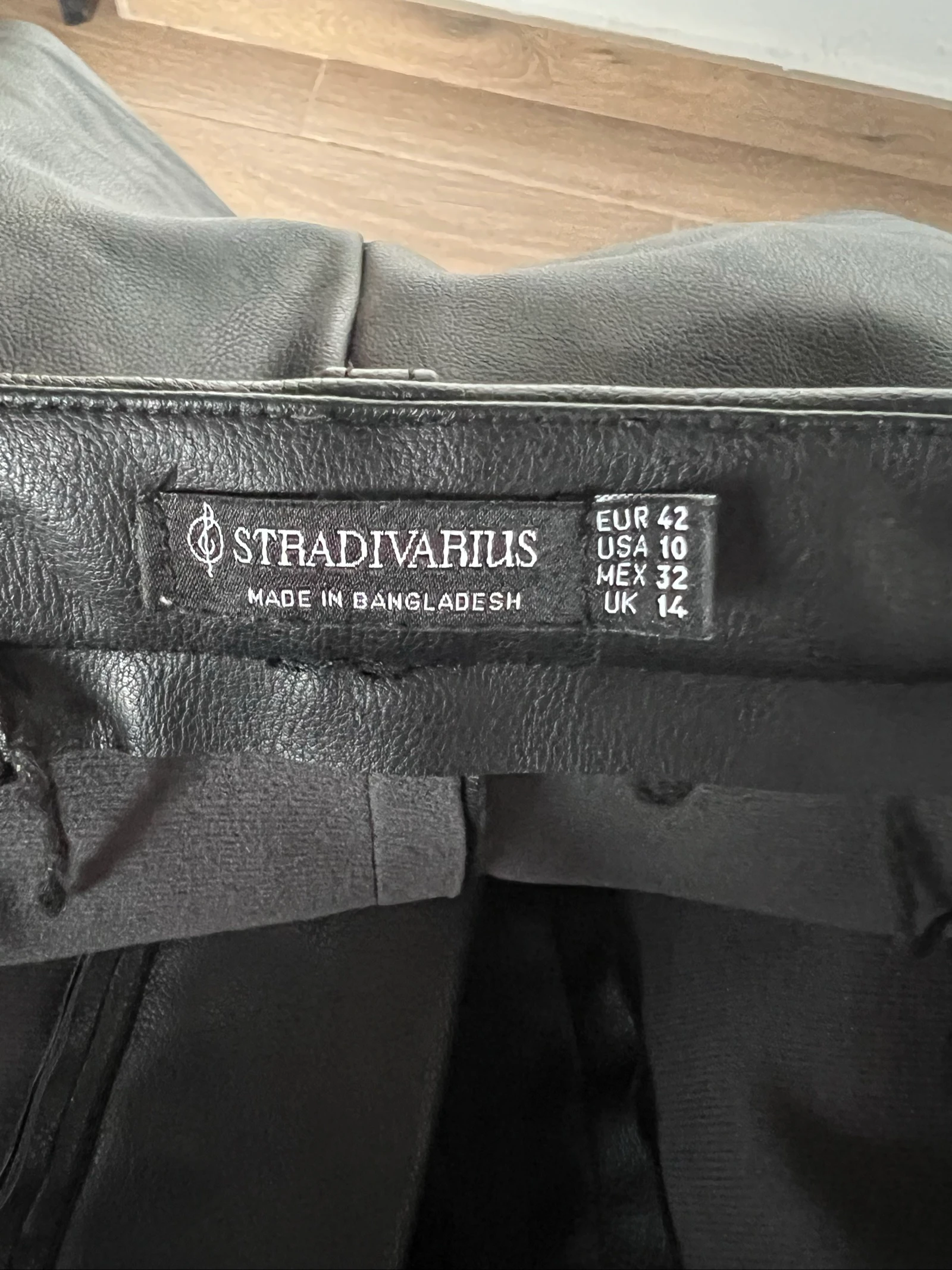 Zwarte leren korte broek Stradivarius – photo 3